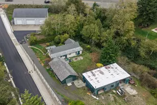 565 Lindy Ln, Coos Bay, OR 97420 - Photo 1