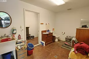 565 Lindy Ln, Coos Bay, OR 97420 - Photo 14