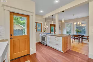 6326 N Commercial Ave, Portland, OR 97217 - Photo 16