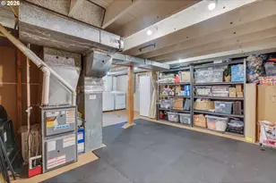 6326 N Commercial Ave, Portland, OR 97217 - Photo 32