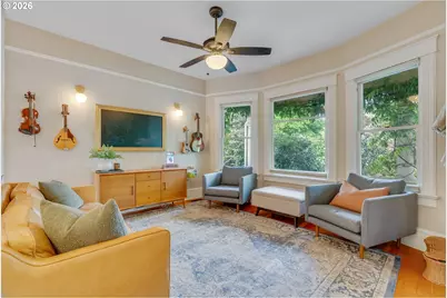 6326 N Commercial Ave, Portland, OR 97217 - Photo 4