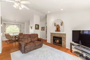 2660 SW Hume Ct, Portland, OR 97219 - Photo 4