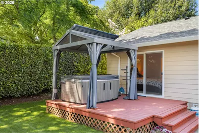 2660 SW Hume Ct, Portland, OR 97219 - Photo 28