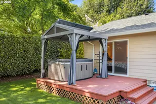 2660 SW Hume Ct, Portland, OR 97219 - Photo 28