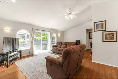 2660 SW Hume Ct, Portland, OR 97219 - Photo 10