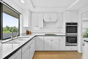 45 Condolea Ct, Lake Oswego, OR 97035 - Photo 12