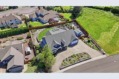 2400 NW West Hills Dr, McMinnville, OR 97128 - Photo 42