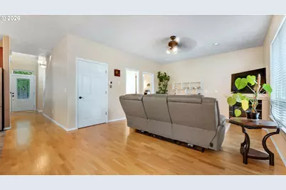 18283 Davis St, Sandy, OR 97055 - Photo 16