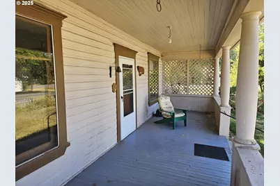 625 Seventh St, Fossil, OR 97830 - Photo 2