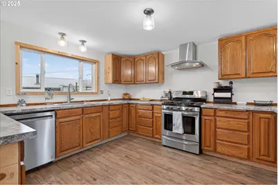 2637 14th St, Baker City, OR 97814 - Photo 4