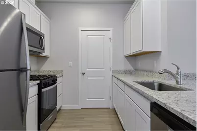 1285 Parkside Ave, Woodburn, OR 97071 - Photo 6