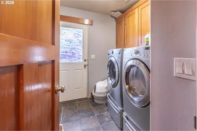 1749 22nd St, Hood River, OR 97031 - Photo 32