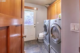 1749 22nd St, Hood River, OR 97031 - Photo 32