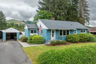 716 Woodard Ave, Castle Rock, WA 98611 - Photo 2