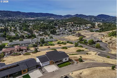 1981 Warewood Terrace Ct, Roseburg, OR 97471 - Photo 16