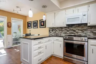 32455 SW Lake Point Ct, Wilsonville, OR 97070 - Photo 10