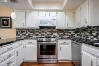 32455 SW Lake Point Ct, Wilsonville, OR 97070 - Photo 10