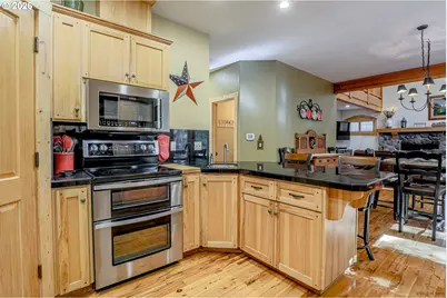 24727 E McKenzie Valley Ct, Welches, OR 97067 - Photo 16
