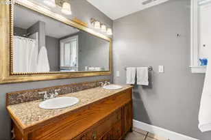 16229 SW Lake Forest Blvd, Lake Oswego, OR 97035 - Photo 10