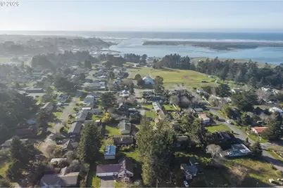 950 1st St NE, Bandon, OR 97411 - Photo 42
