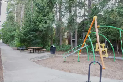 188 NE 79th Ave, Hillsboro, OR 97006 - Photo 14