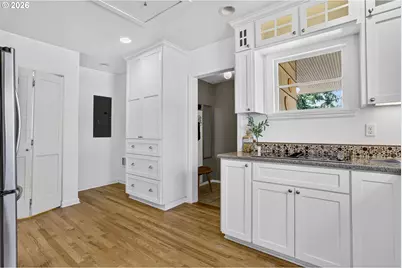 6128 SE Center St, Portland, OR 97206 - Photo 16