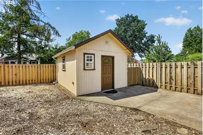 6128 SE Center St, Portland, OR 97206 - Photo 40