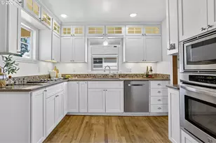 6128 SE Center St, Portland, OR 97206 - Photo 18