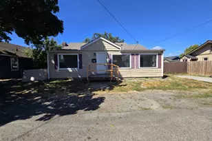 607 S 6th Ave, Kelso, WA 98626 - Photo 2