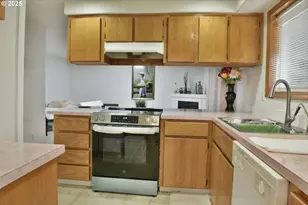 7200 SE Harnish St, Hillsboro, OR 97123 - Photo 8