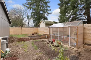 11825 SE Ankeny St, Portland, OR 97216 - Photo 32