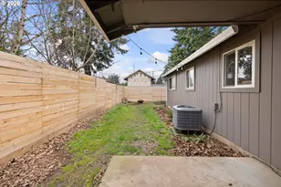 11825 SE Ankeny St, Portland, OR 97216 - Photo 30