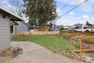 11825 SE Ankeny St, Portland, OR 97216 - Photo 4