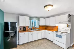 863 NE Poplar St, Clatskanie, OR 97016 - Photo 10