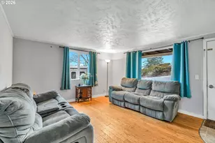 863 NE Poplar St, Clatskanie, OR 97016 - Photo 6