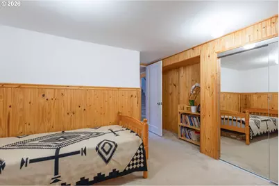 8912 SE Clay St, Portland, OR 97216 - Photo 42