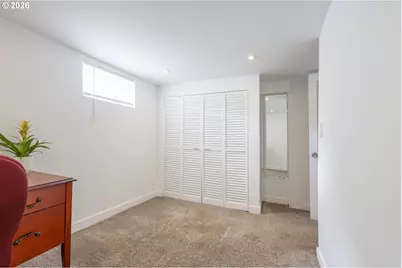 8912 SE Clay St, Portland, OR 97216 - Photo 44