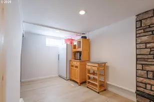 8912 SE Clay St, Portland, OR 97216 - Photo 40