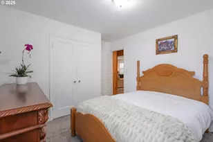 8912 SE Clay St, Portland, OR 97216 - Photo 24
