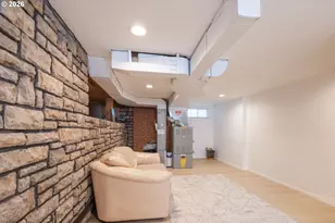 8912 SE Clay St, Portland, OR 97216 - Photo 38