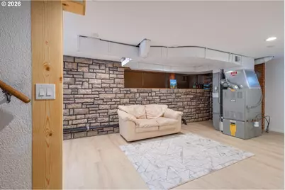 8912 SE Clay St, Portland, OR 97216 - Photo 36