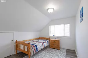 8912 SE Clay St, Portland, OR 97216 - Photo 34