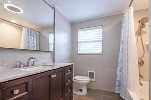 8912 SE Clay St, Portland, OR 97216 - Photo 30