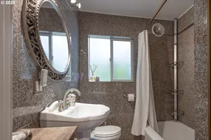 8912 SE Clay St, Portland, OR 97216 - Photo 22