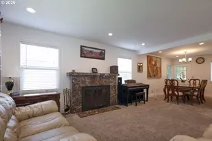 8912 SE Clay St, Portland, OR 97216 - Photo 14