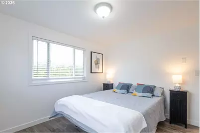 8912 SE Clay St, Portland, OR 97216 - Photo 32