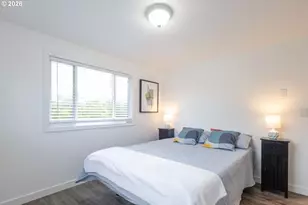 8912 SE Clay St, Portland, OR 97216 - Photo 32