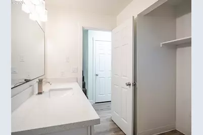 16935 NE Glisan St, Portland, OR 97230 - Photo 24