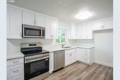 16935 NE Glisan St, Portland, OR 97230 - Photo 20