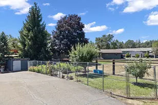 375 Acorn Dr, Roseburg, OR 97470 - Photo 12